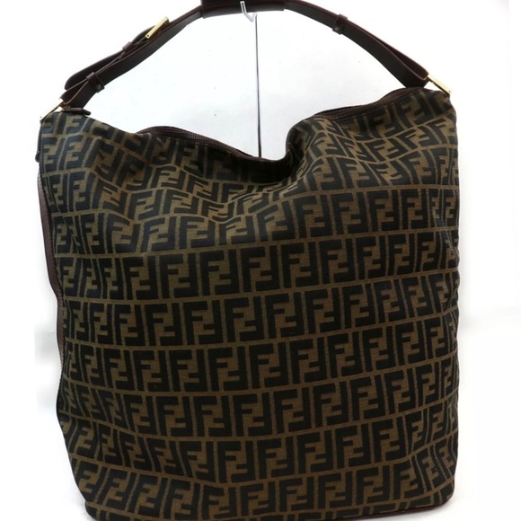 Fendi Handbags - ❤️SOLD❤️ Fendi Large Handbag
